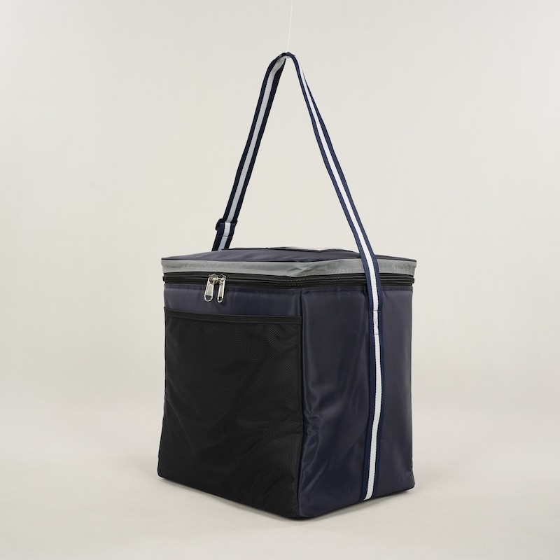 insulated cooler bag, cooler bag with ID window, mesh pocket cooler bag, medical delivery bag, food delivery tote, custom cooler bag, thermal bag with label slot, B2B bulk cooler bag
